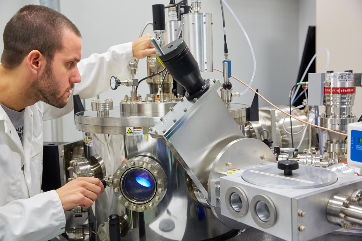 UHV Sputtering System (AJA Int.) CIC nanoGUNE